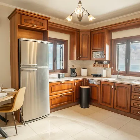 Villa Vignetta Mare 2br με θέα & και ιδιωτικό πάρκινγκ *